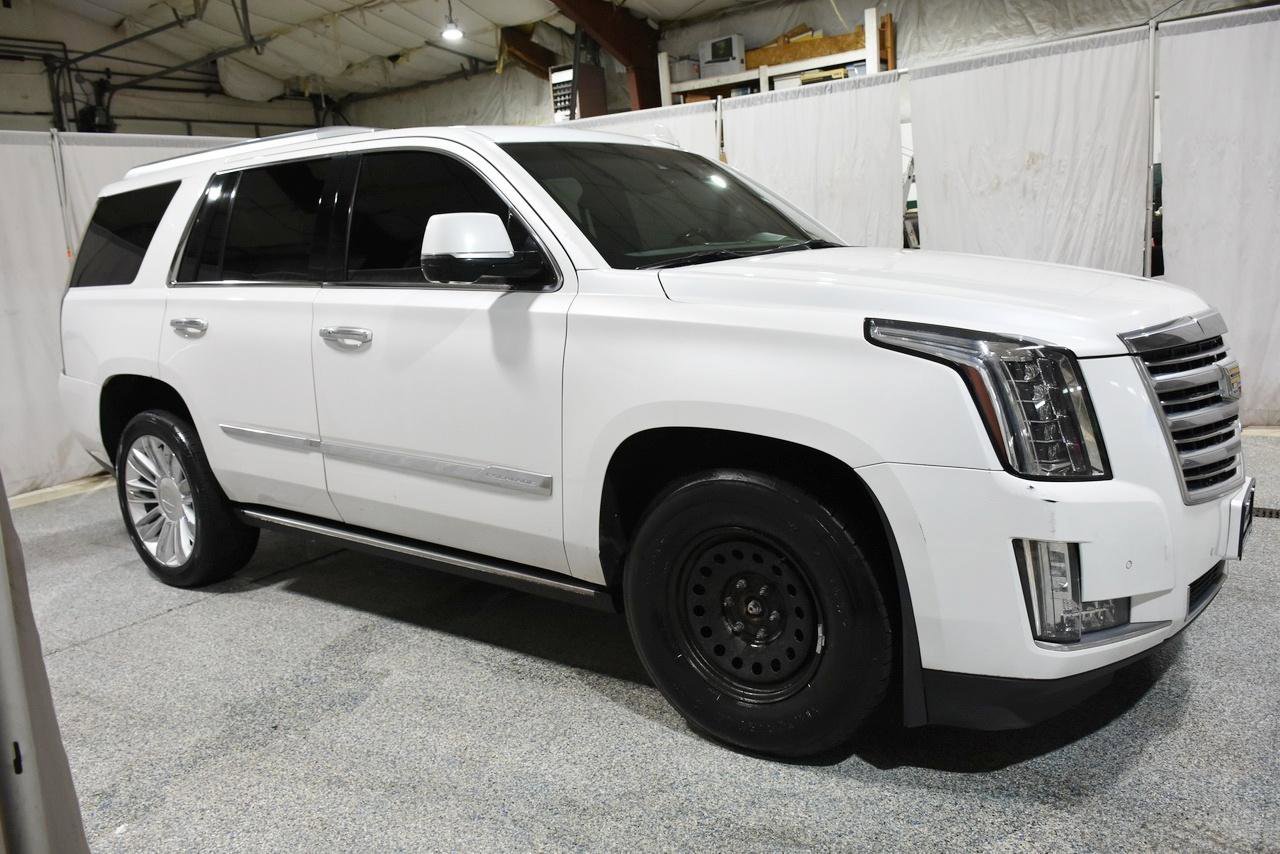 Used 2016 Cadillac Escalade Platinum AWD/4WD image 33