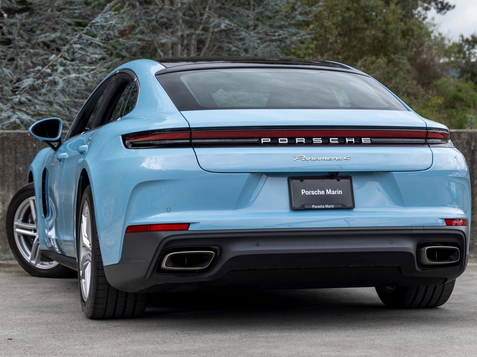 Certified 2025 Porsche Panamera 4 image 3