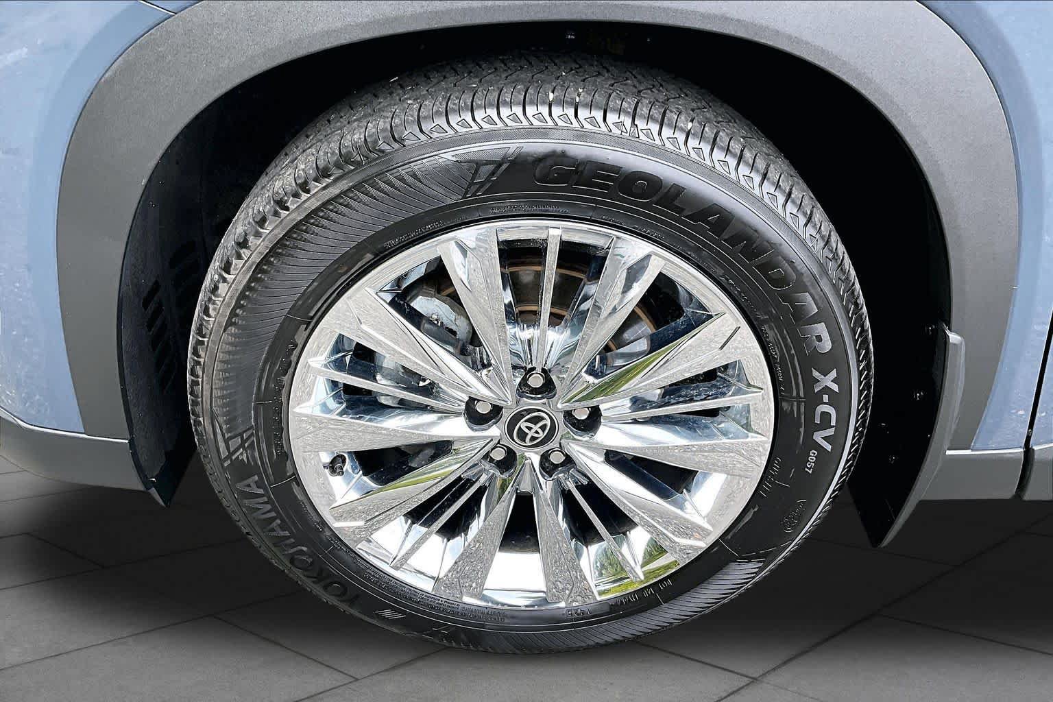 Certified 2025 Toyota Grand Highlander AWD image 11
