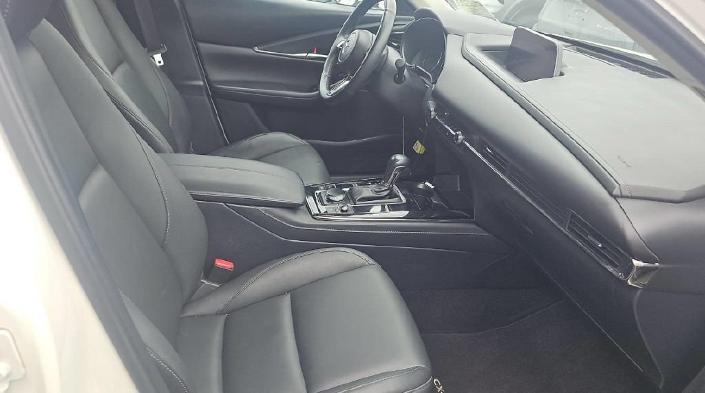 Used 2025 MAZDA CX-30 AWD 2.5 S w/ Preferred Package image 2