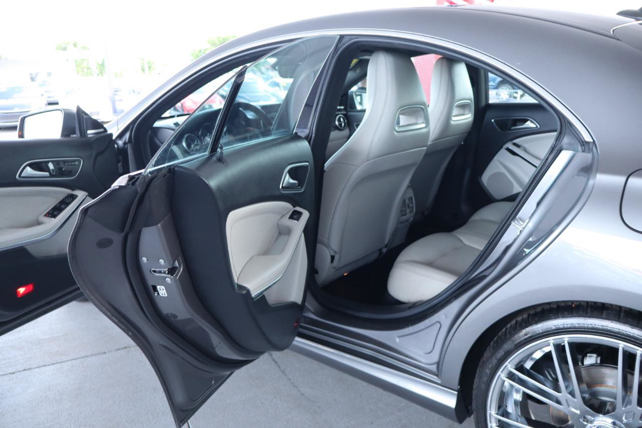 Used 2016 Mercedes-Benz CLA 250 image 32