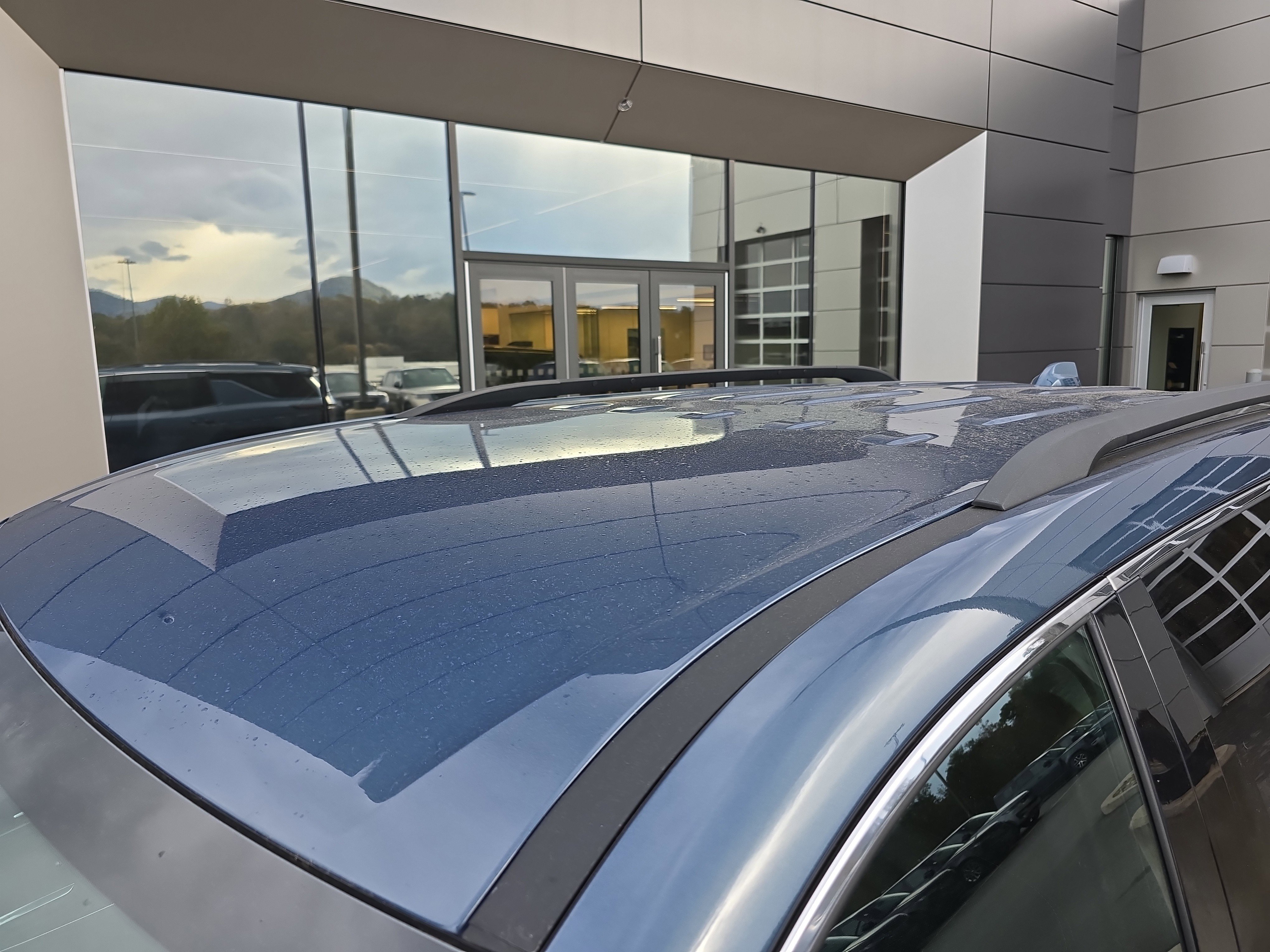 Used 2025 Chevrolet Traverse LT image 13