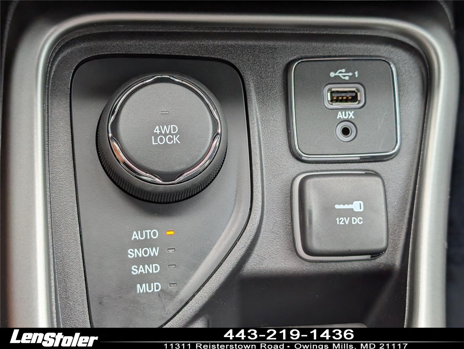 Used 2020 Jeep Compass Latitude w/ Popular Equipment Group AWD/4WD image 23