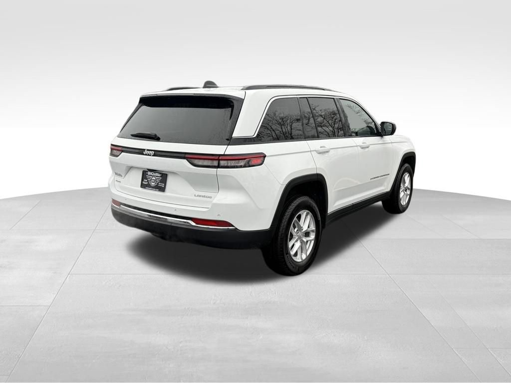 Used 2024 Jeep Grand Cherokee Laredo X image 8