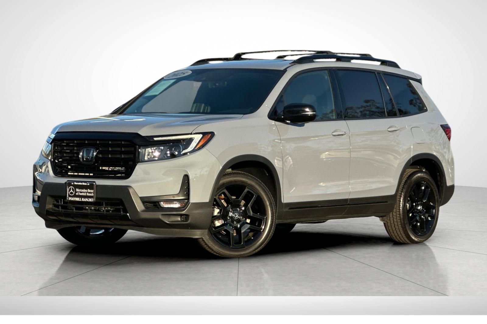 Used 2025 Honda Passport Black Edition image 2