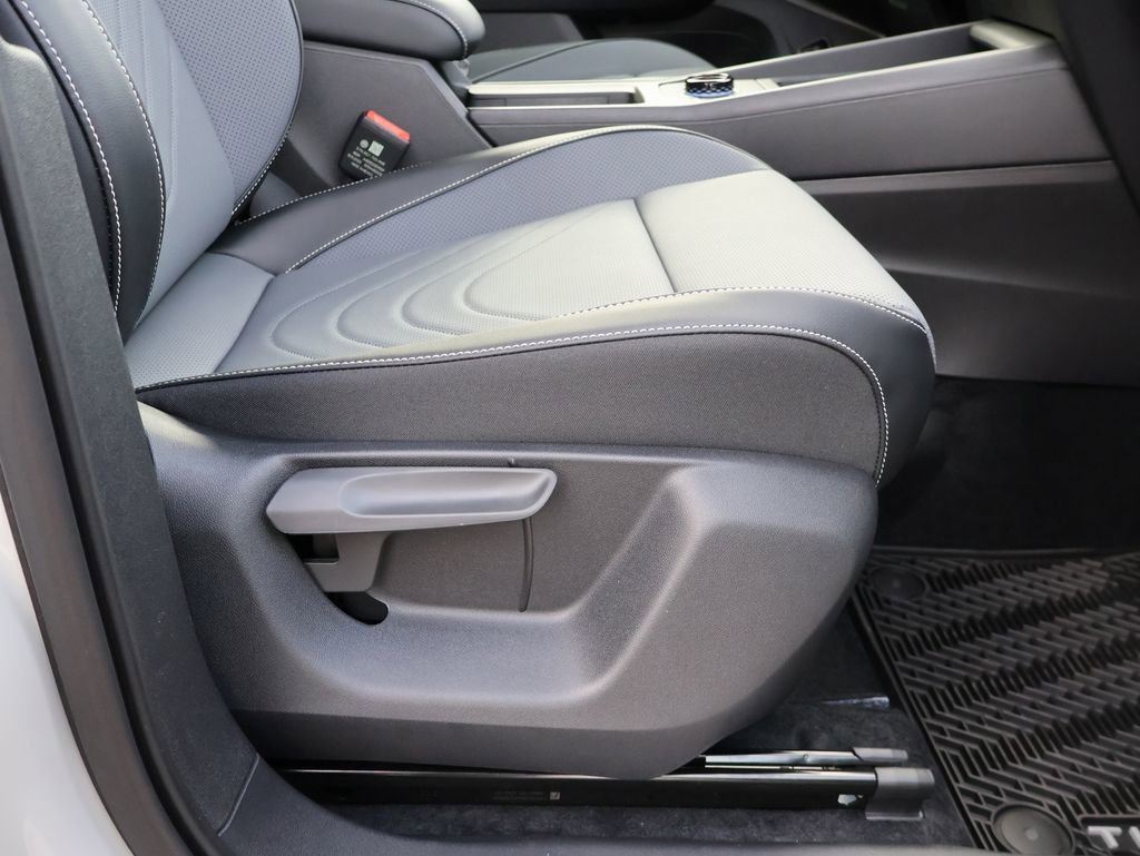 New 2026 Volkswagen Tiguan SE R-Line image 15