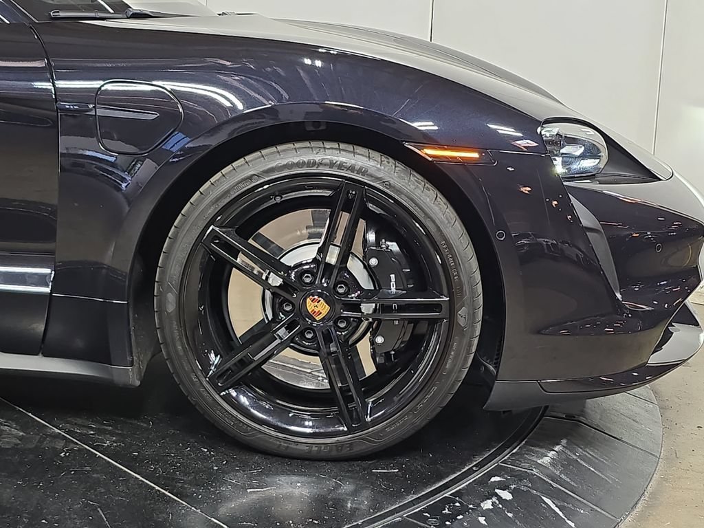 Used 2024 Porsche Taycan Turbo AWD/4WD image 11
