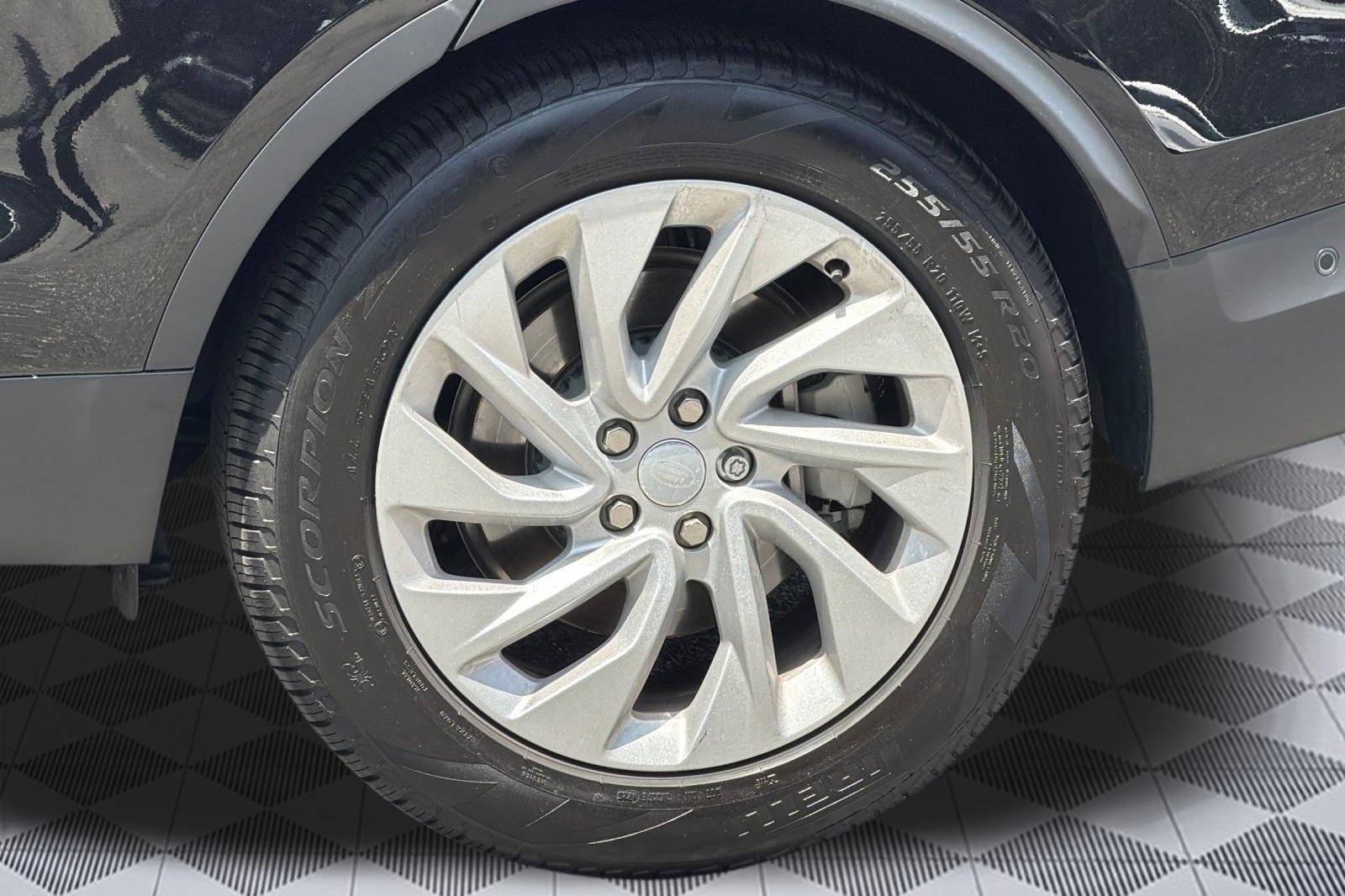 Certified 2025 Land Rover Discovery S AWD/4WD image 13