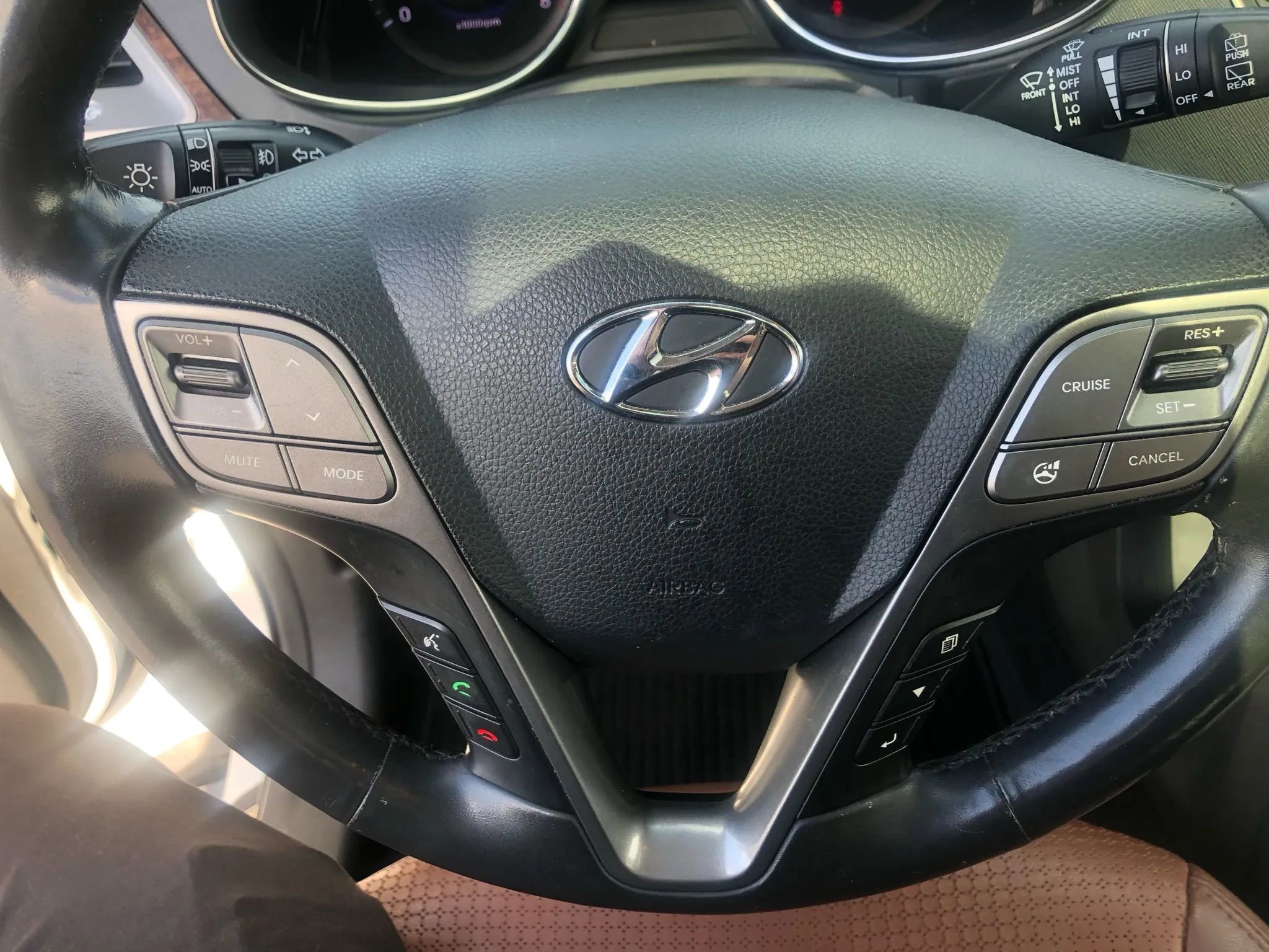 Used 2015 Hyundai Santa Fe Sport 2.0T w/ Option Group 05 FWD image 14