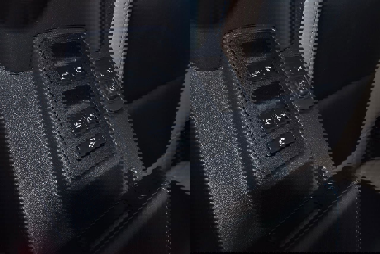 Certified 2024 Ford Bronco Wildtrak AWD/4WD image 35