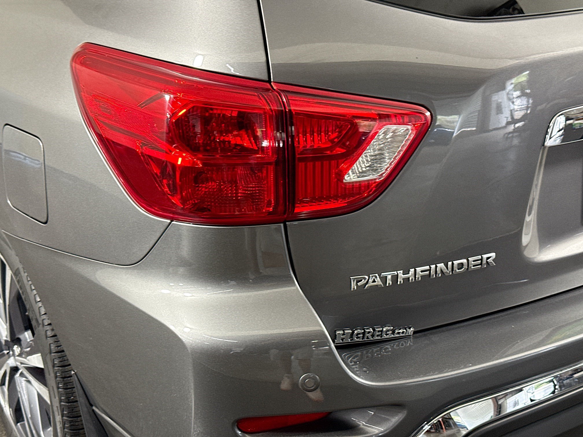 Used 2020 Nissan Pathfinder Platinum AWD/4WD image 36