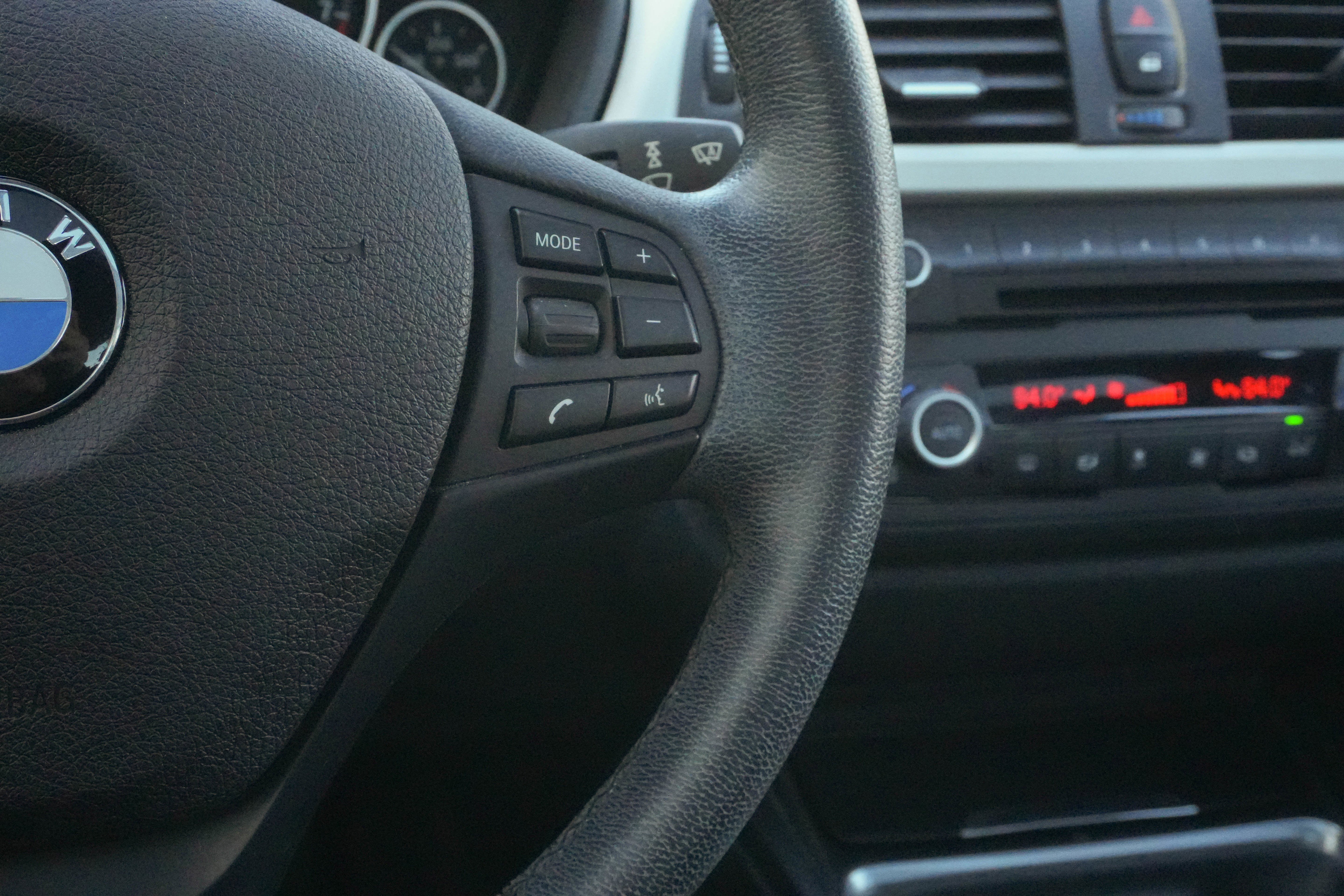 Used 2014 BMW 320i Sedan image 20