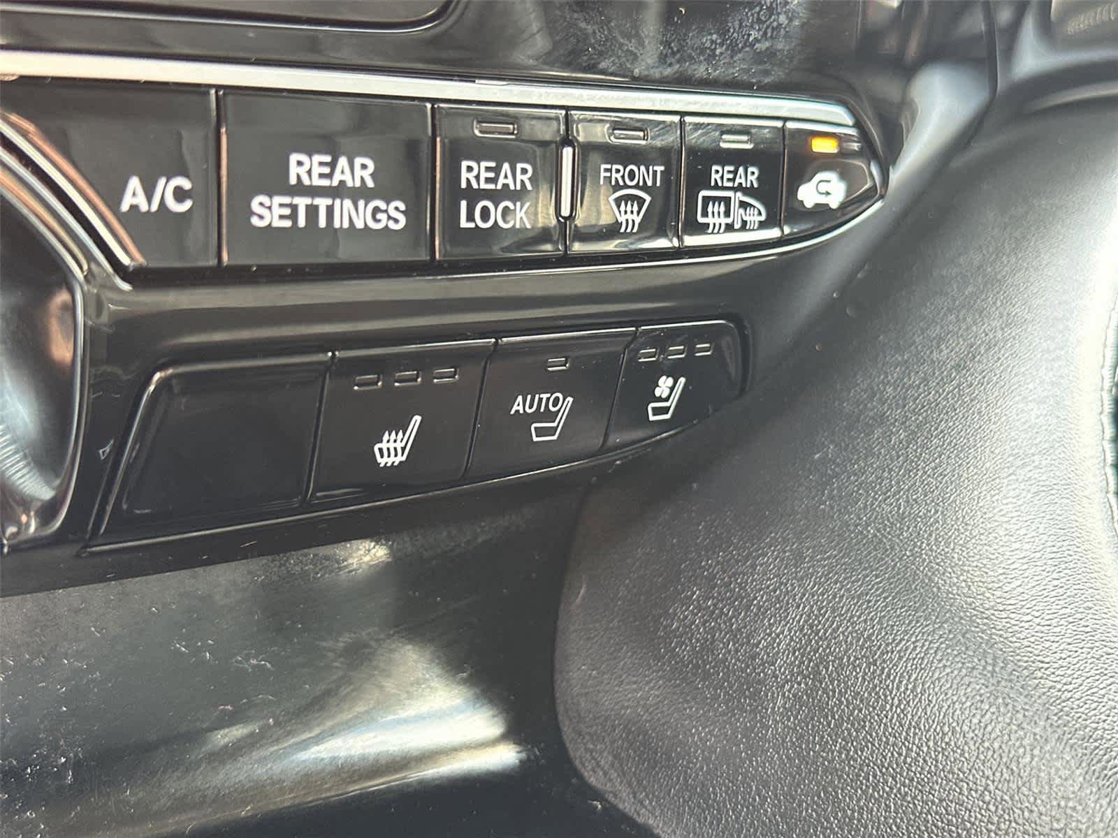 Used 2023 Acura MDX SH-AWD w/ Advance Package image 25