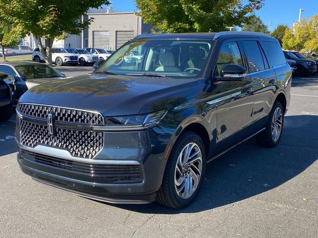New 2025 Lincoln Navigator Reserve AWD/4WD image 3