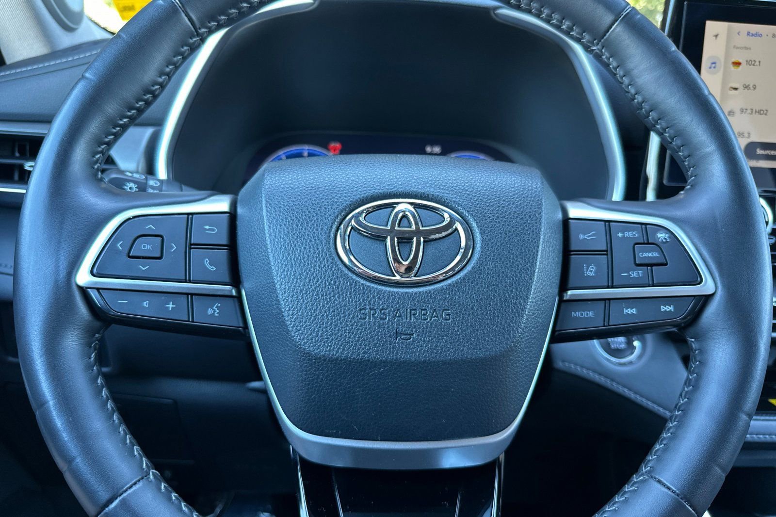 Used 2023 Toyota Highlander Limited AWD/4WD image 27