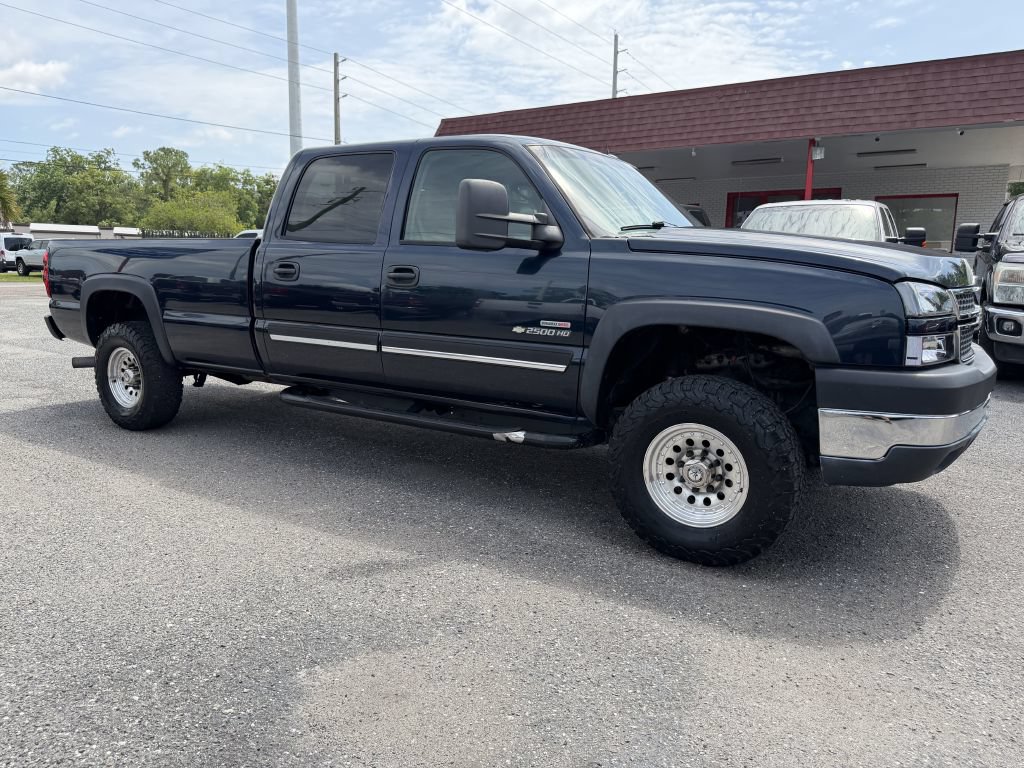 Used 2005 Chevrolet Silverado 2500 LT w/ Heavy-Duty Power Package AWD/4WD image 9