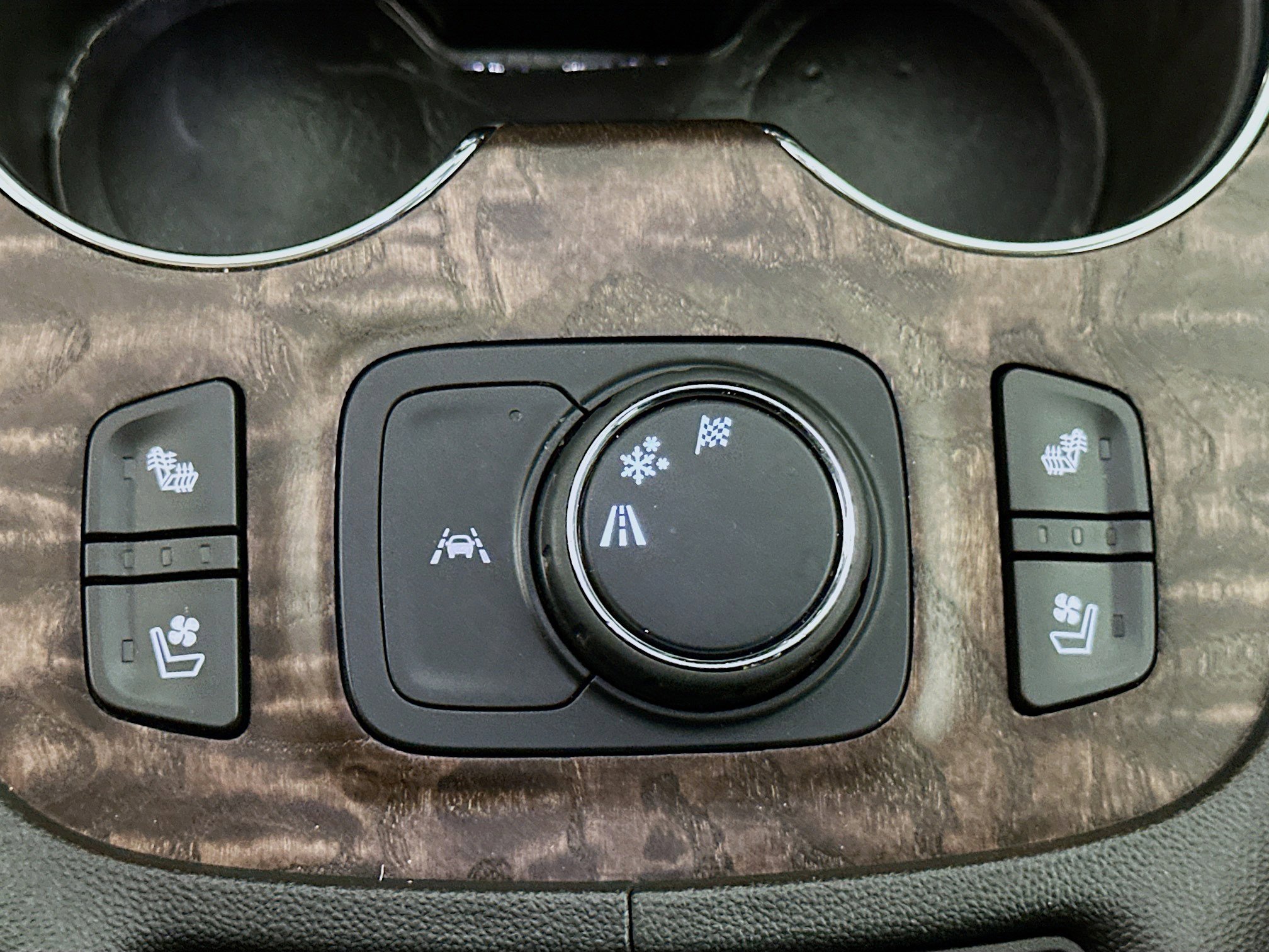 Used 2020 GMC Acadia Denali w/ Technology Package image 26