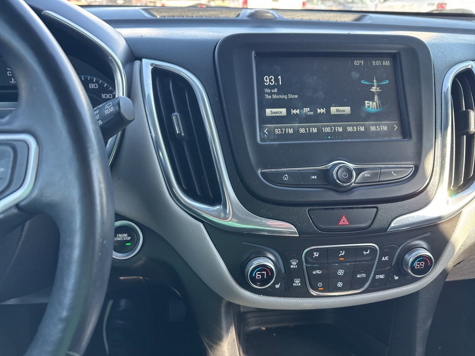 Used 2018 Chevrolet Equinox LT image 10