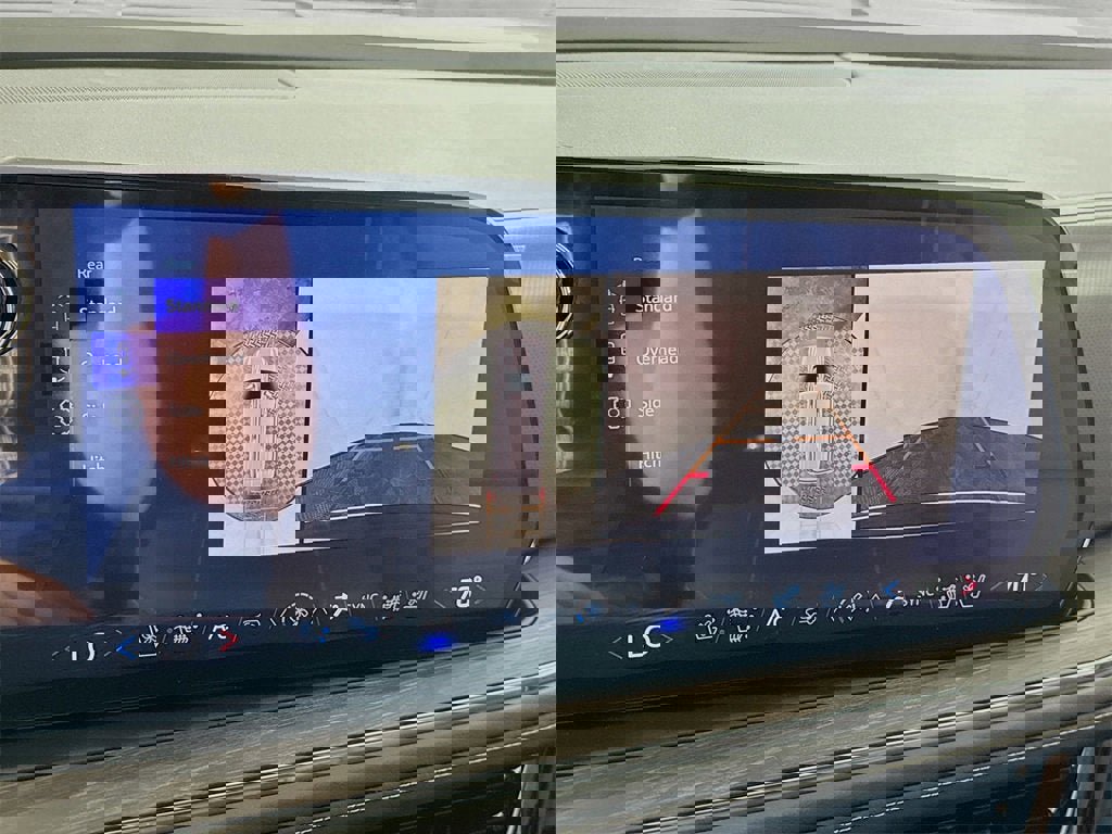 New 2025 Chevrolet Suburban Premier image 9