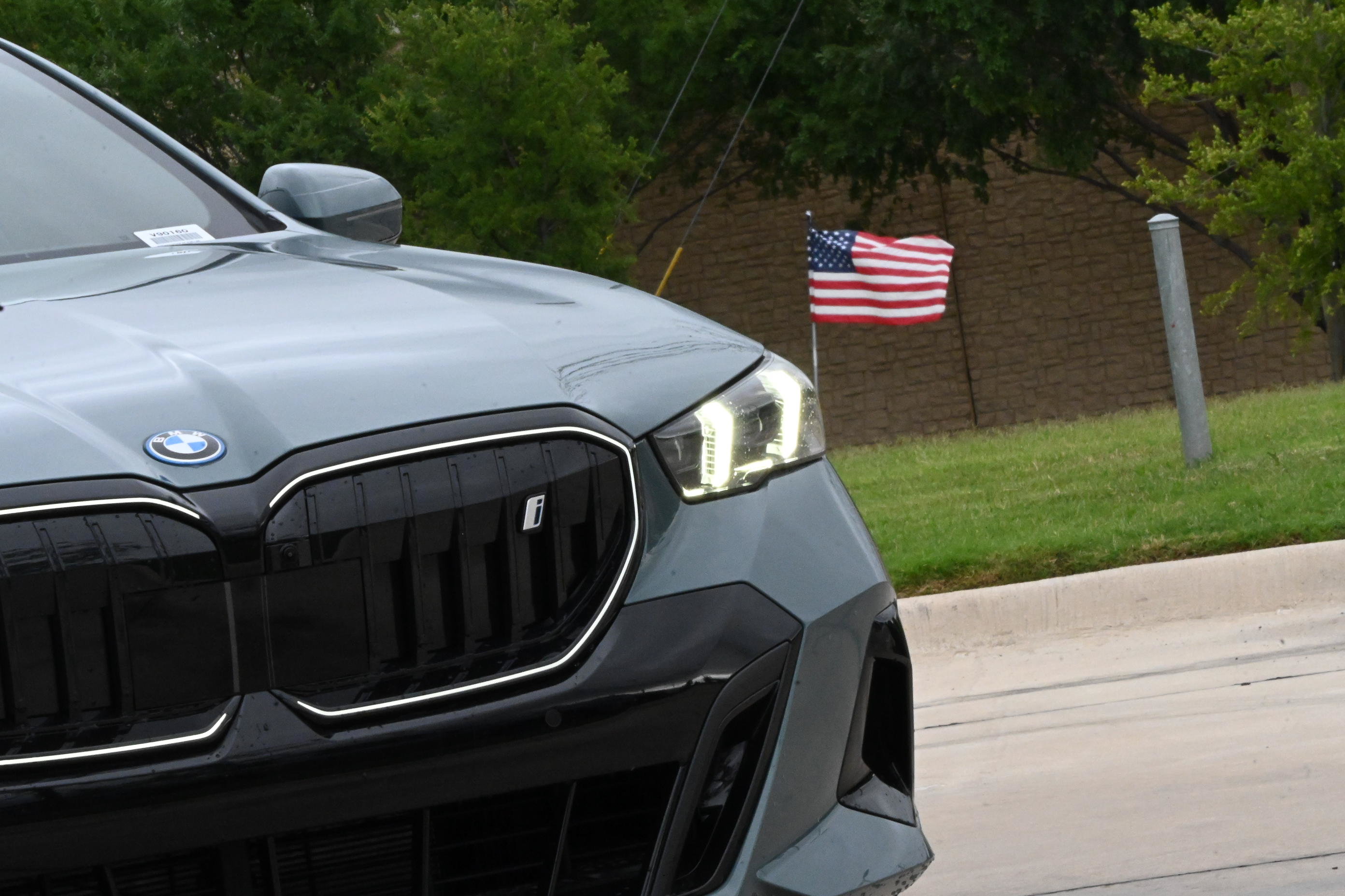 New 2027 BMW i5 eDrive40 w/ M Sport Package RWD image 9