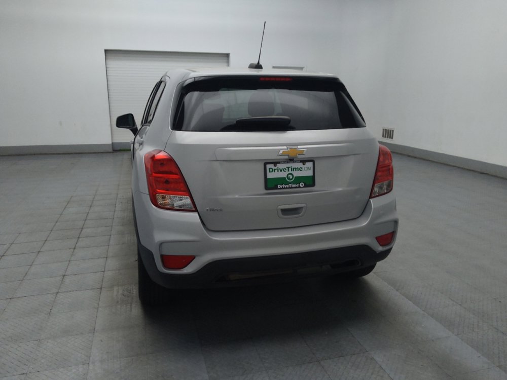 Used 2022 Chevrolet Trax LS w/ Tint and Cruise Package FWD image 6