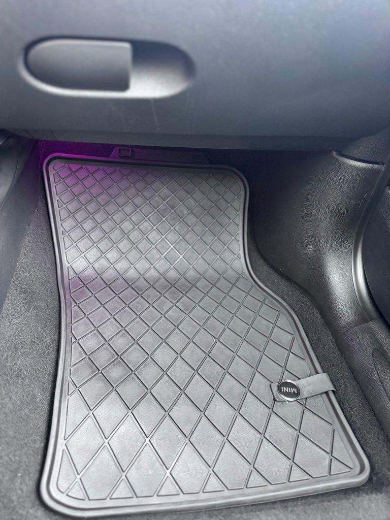 Used 2019 MINI Cooper 2-Door Hardtop w/ Storage Package image 16