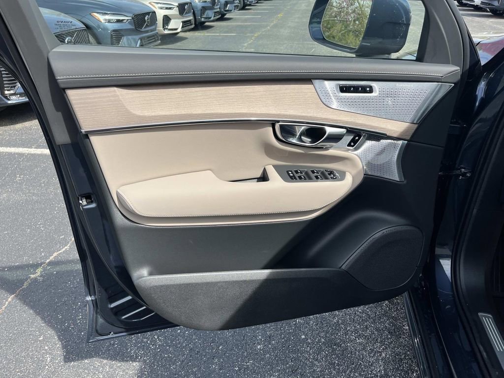 New 2026 Volvo XC90 T8 Ultra w/ Lounge Package AWD/4WD image 21