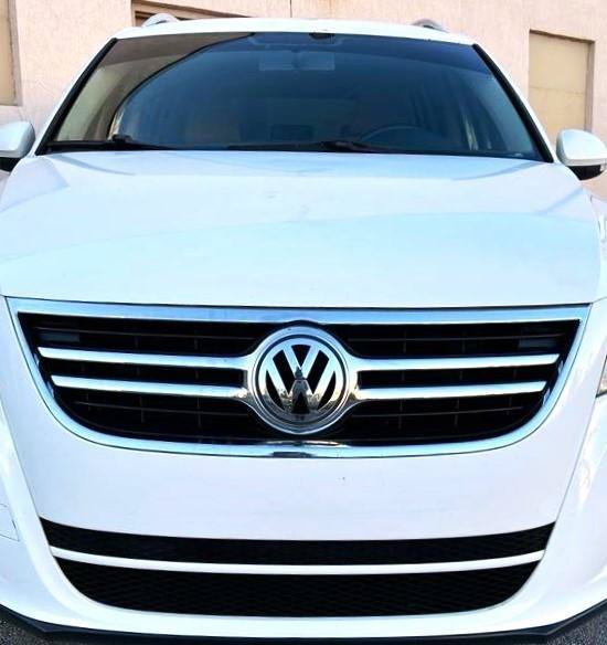Used 2009 Volkswagen Tiguan SEL FWD image 12