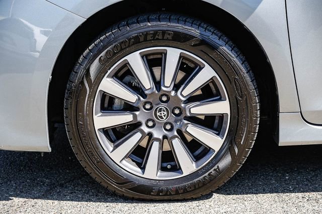 Used 2019 Toyota Sienna Limited Premium image 11