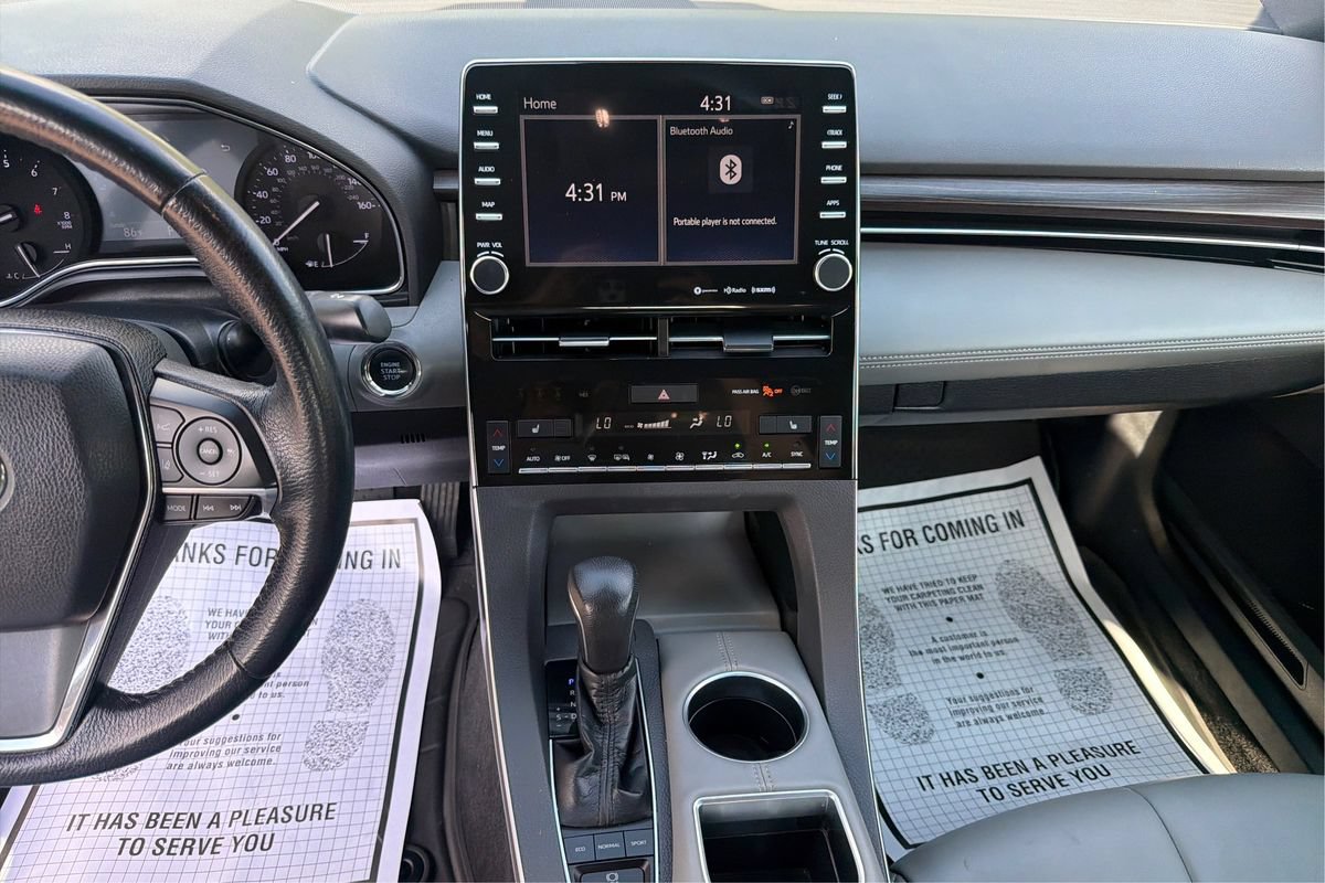 Used 2019 Toyota Avalon XLE w/ Moonroof Package FWD image 13