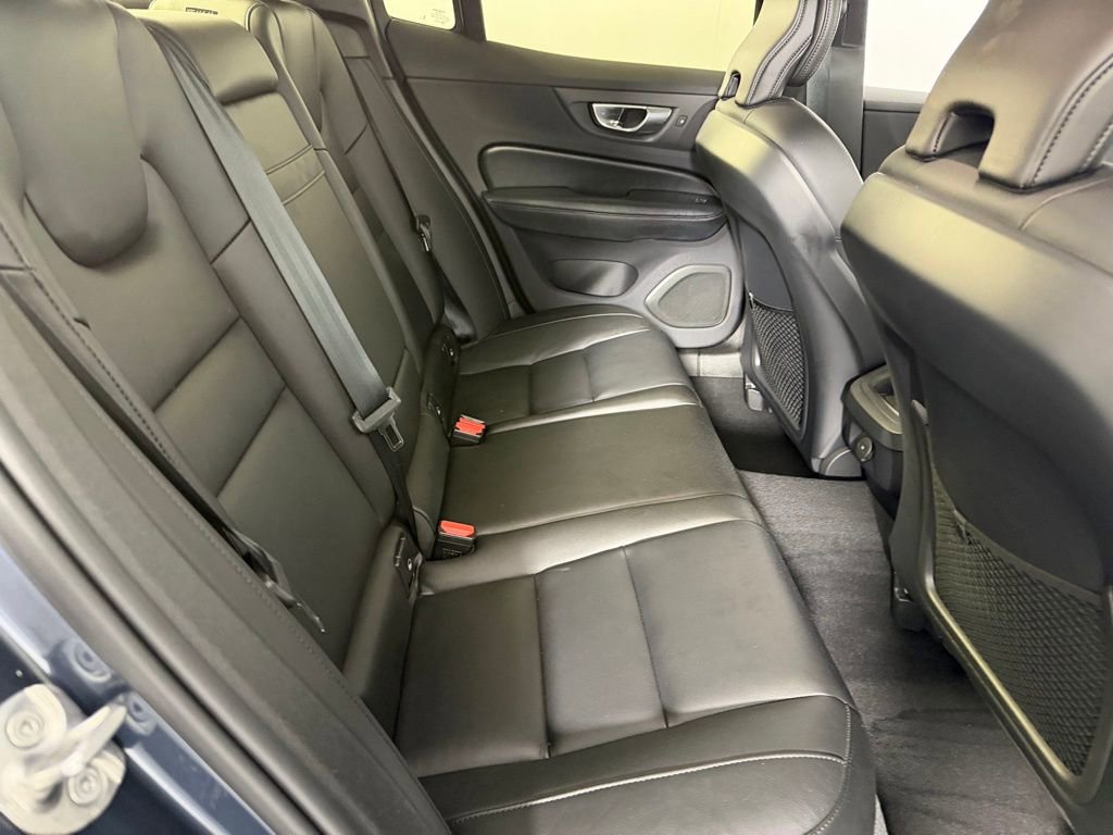 Used 2025 Volvo S60 B5 Core image 30