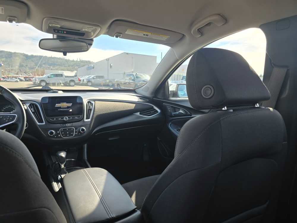 Used 2024 Chevrolet Malibu LT w/ Sport Edition image 14