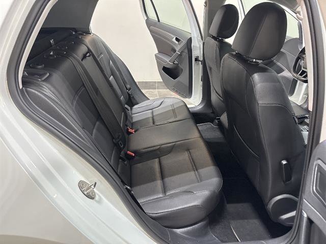 Used 2019 Volkswagen Golf SE image 23