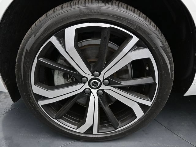Used 2024 Volvo XC60 T8 Ultimate w/ Climate Package AWD/4WD image 10