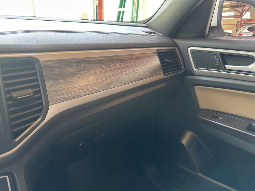 Used 2020 Volkswagen Atlas Cross Sport SE w/ Panoramic Sunroof Package AWD/4WD image 20