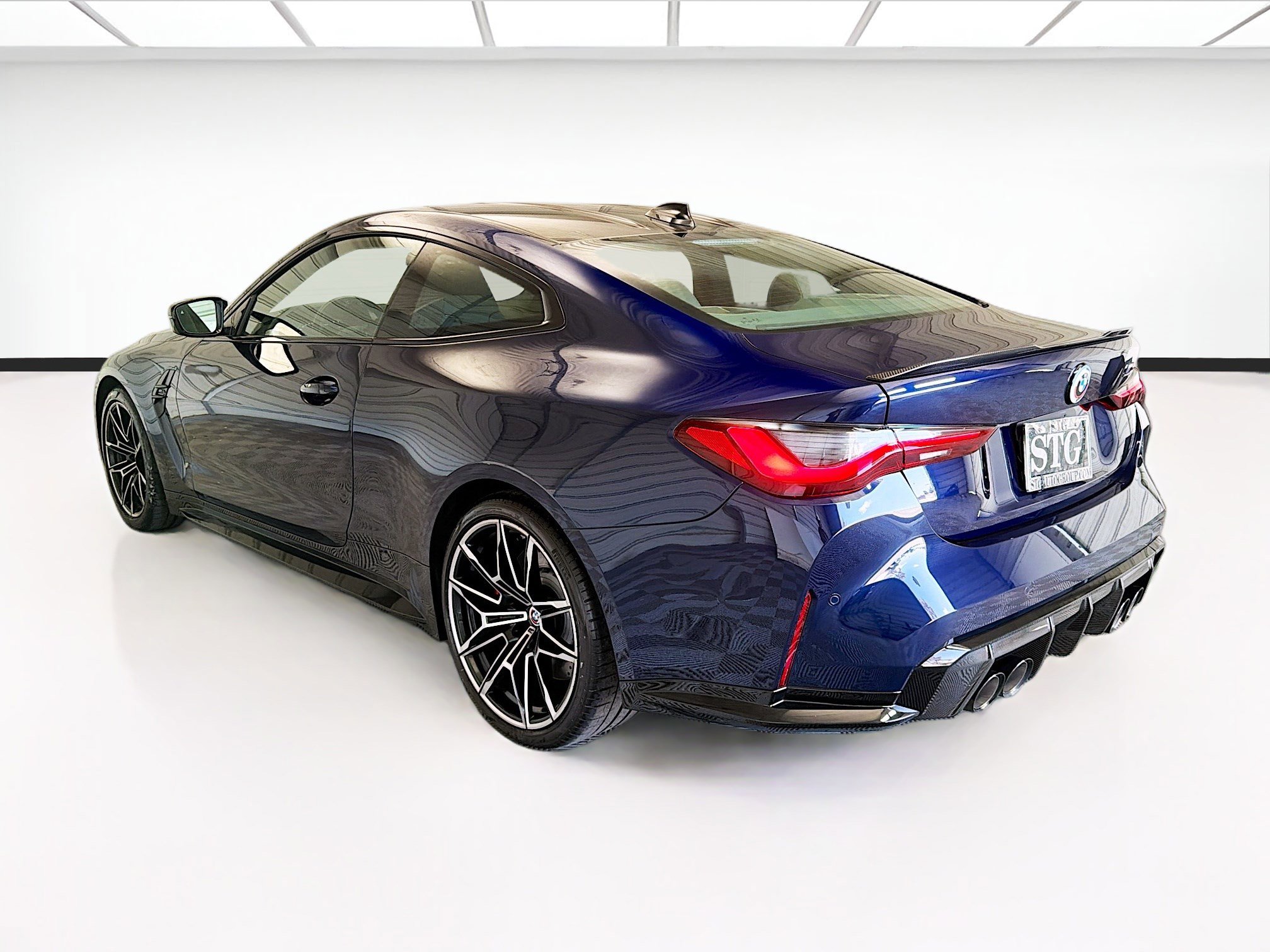 Used 2022 BMW M4 xDrive Competition w/ M Carbon Exterior Package AWD/4WD image 6