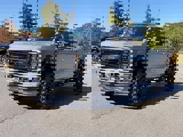 New 2026 Ford F250 Lariat w/ Black Appearance Package image 7