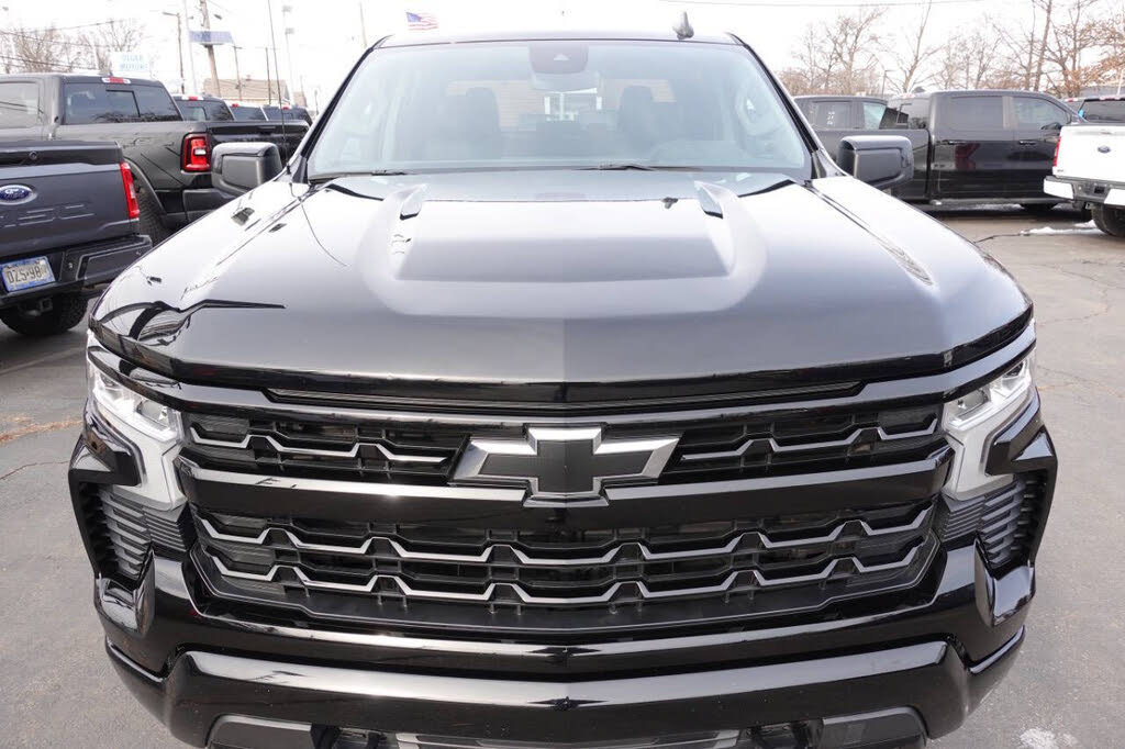 Used 2024 Chevrolet Silverado 1500 RST AWD/4WD image 7