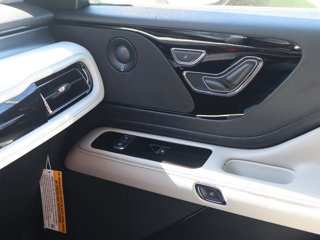 New 2025 Lincoln Aviator 2WD w/ Equipment Group 101A image 16