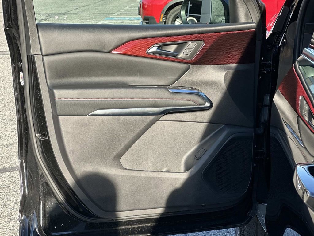 Used 2024 Chevrolet Traverse Z71 image 22