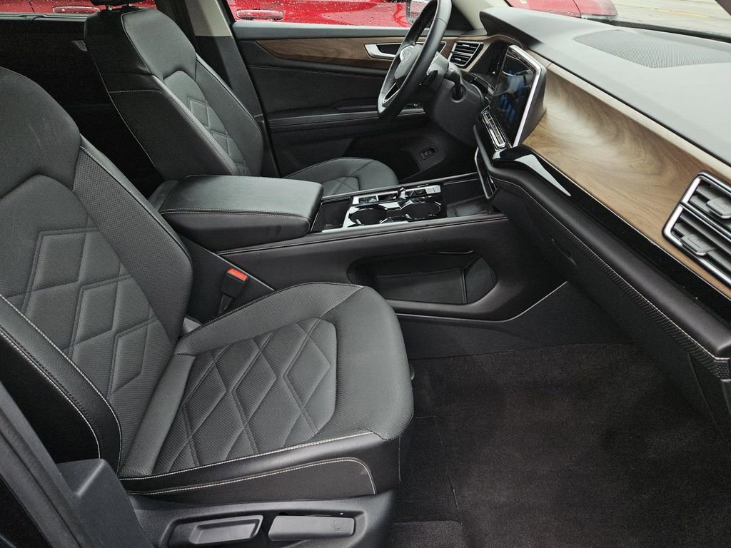 Used 2024 Volkswagen Atlas SE image 29