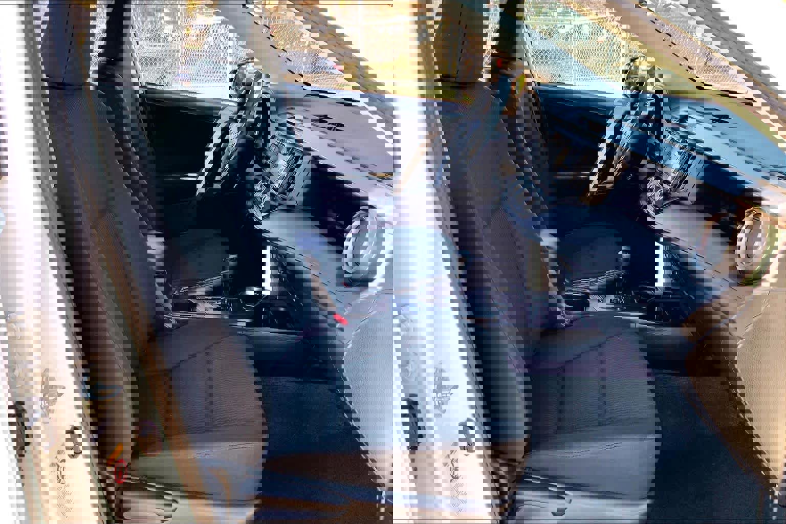 Used 2016 Toyota RAV4 LE image 9