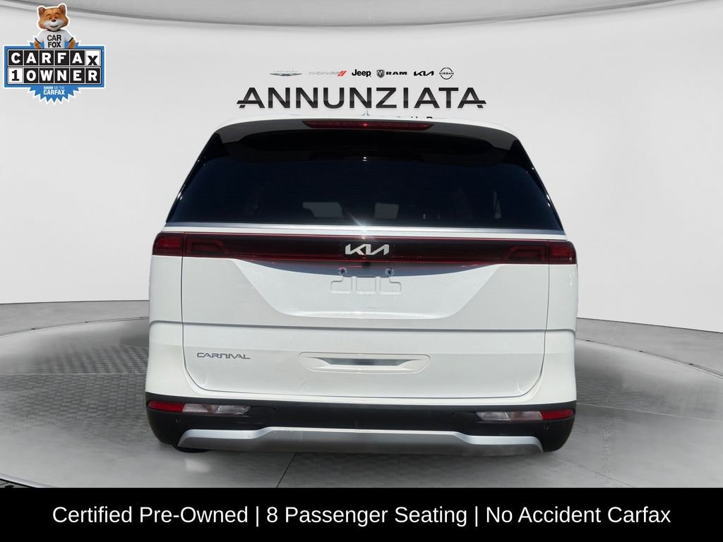 Used 2024 Kia Carnival EX image 4