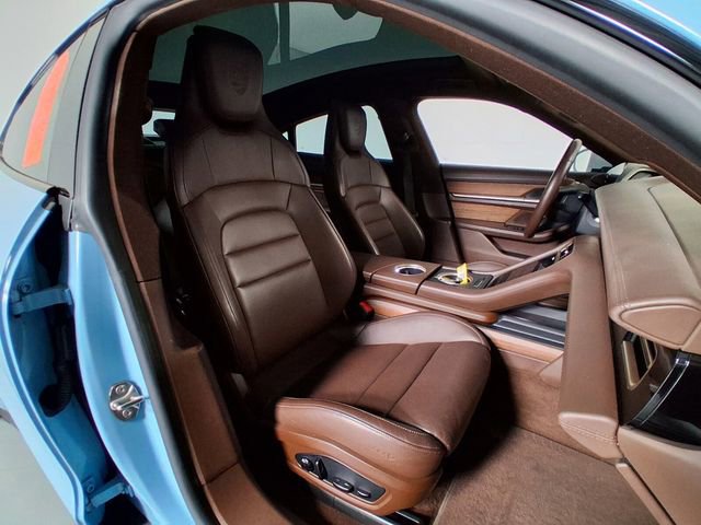 Used 2021 Porsche Taycan image 16