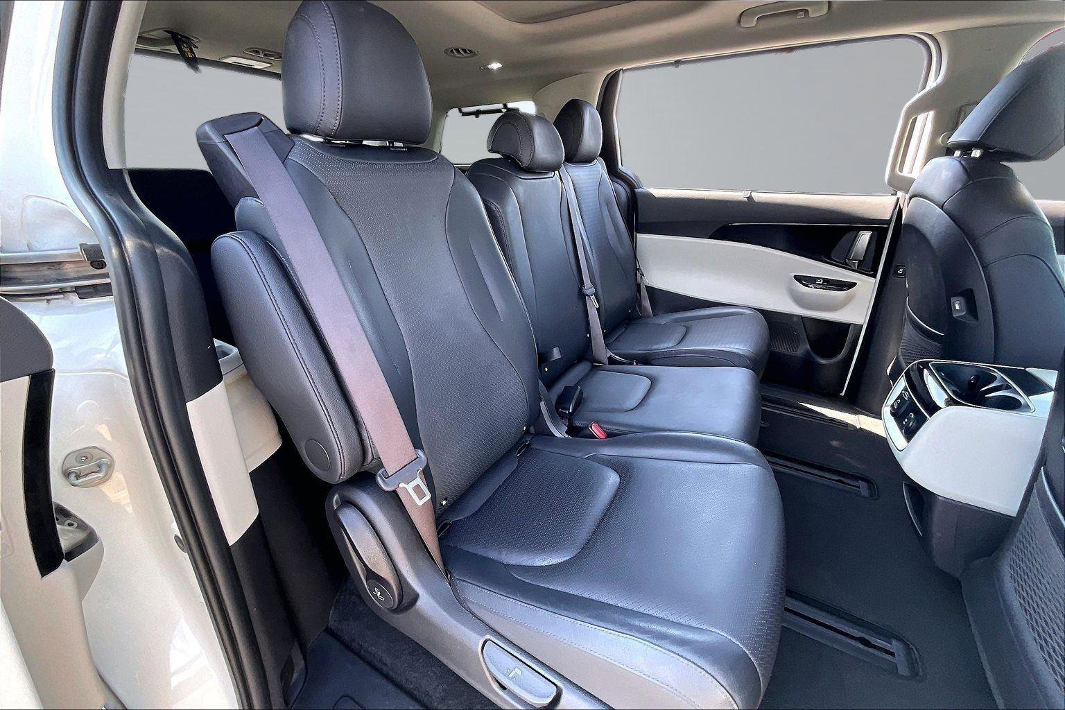 Used 2024 Kia Carnival SX Prestige FWD image 28