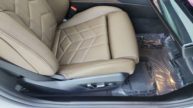 Used 2025 BMW i5 xDrive40 w/ Premium Package AWD/4WD image 24