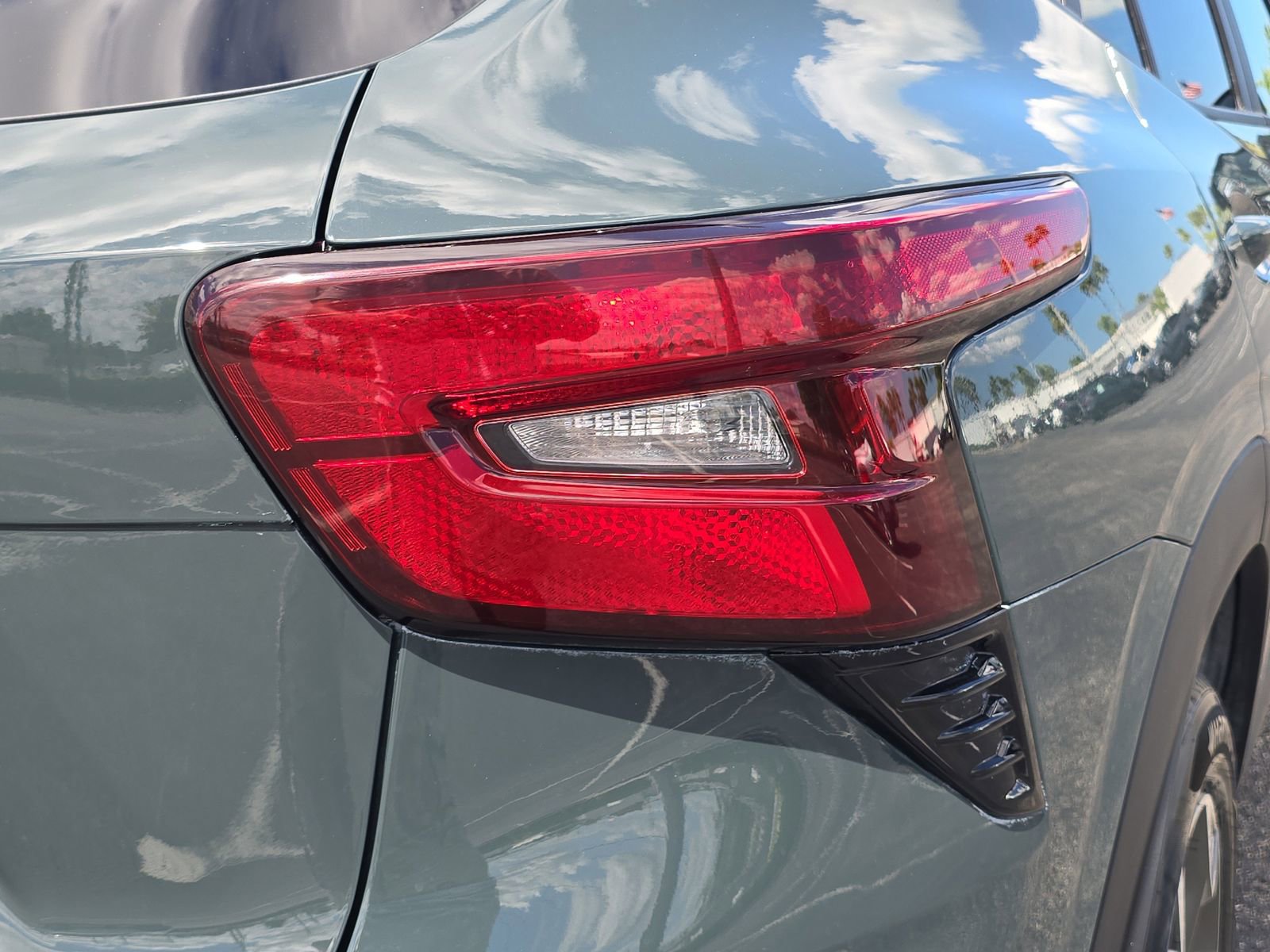 Used 2025 Chevrolet Trax LT w/ Driver Confidence Package image 8