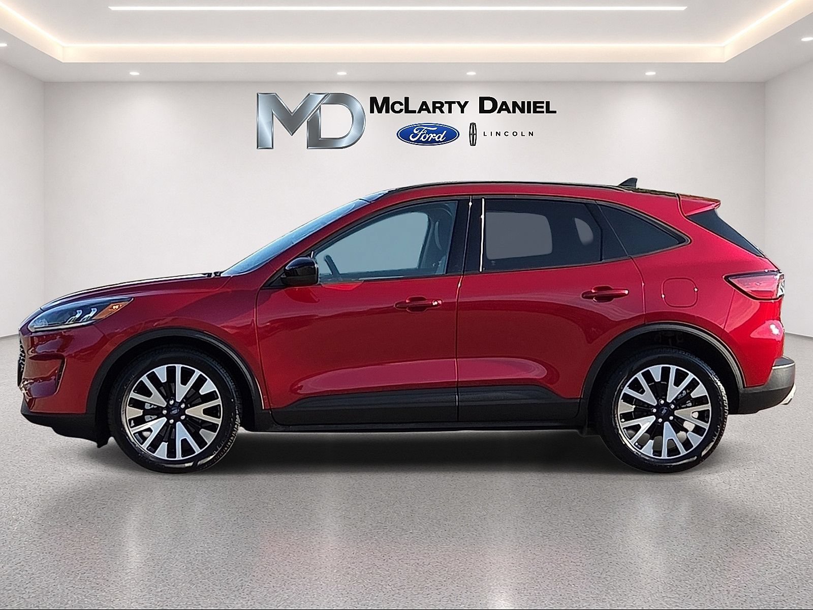 Used 2020 Ford Escape SE Sport FWD image 3