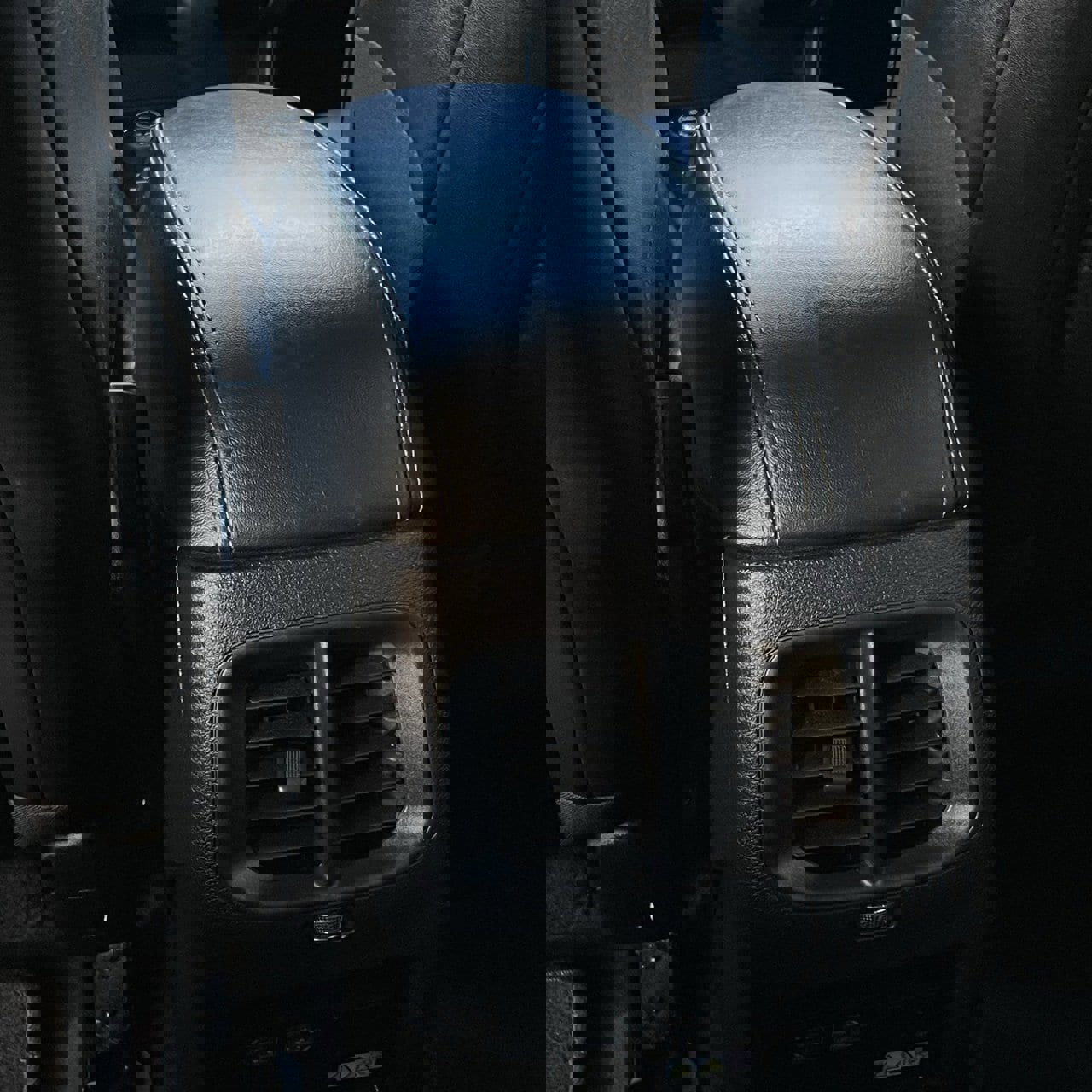 Used 2023 Jeep Cherokee Altitude Lux image 23