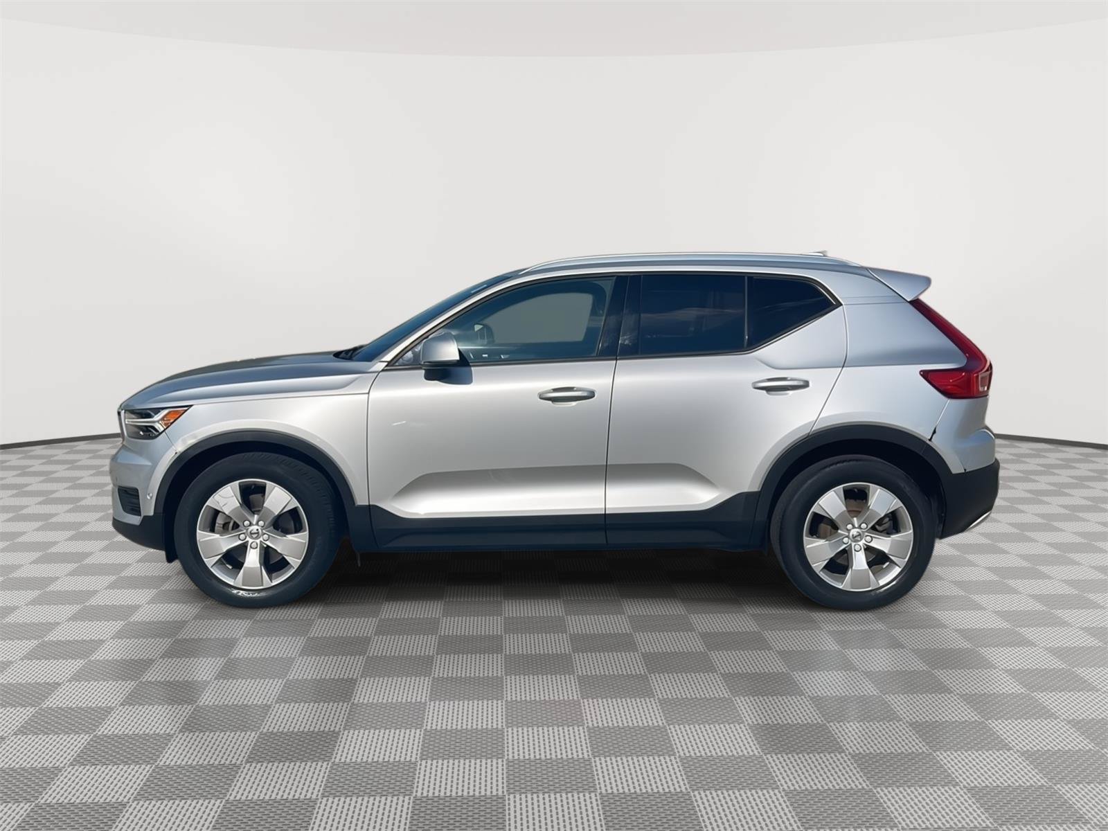 Used 2019 Volvo XC40 T5 Momentum AWD/4WD image 4